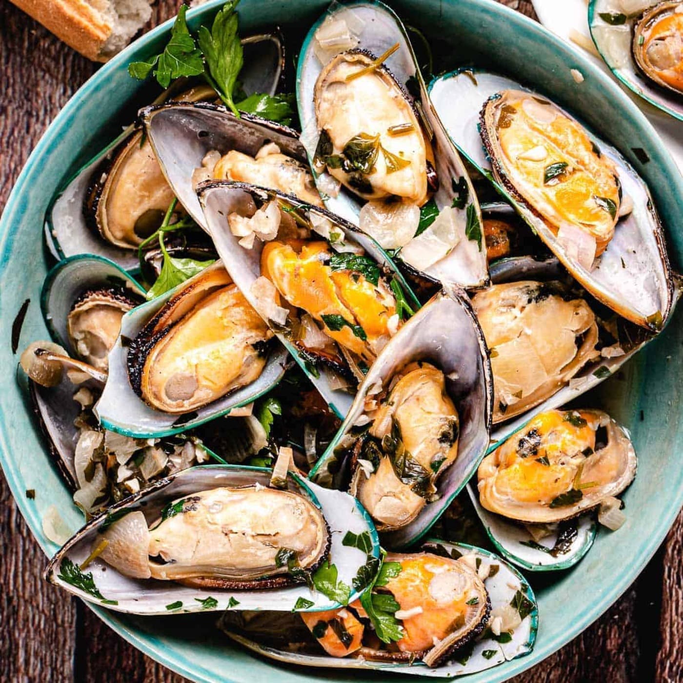 Half Lb Green Mussels
