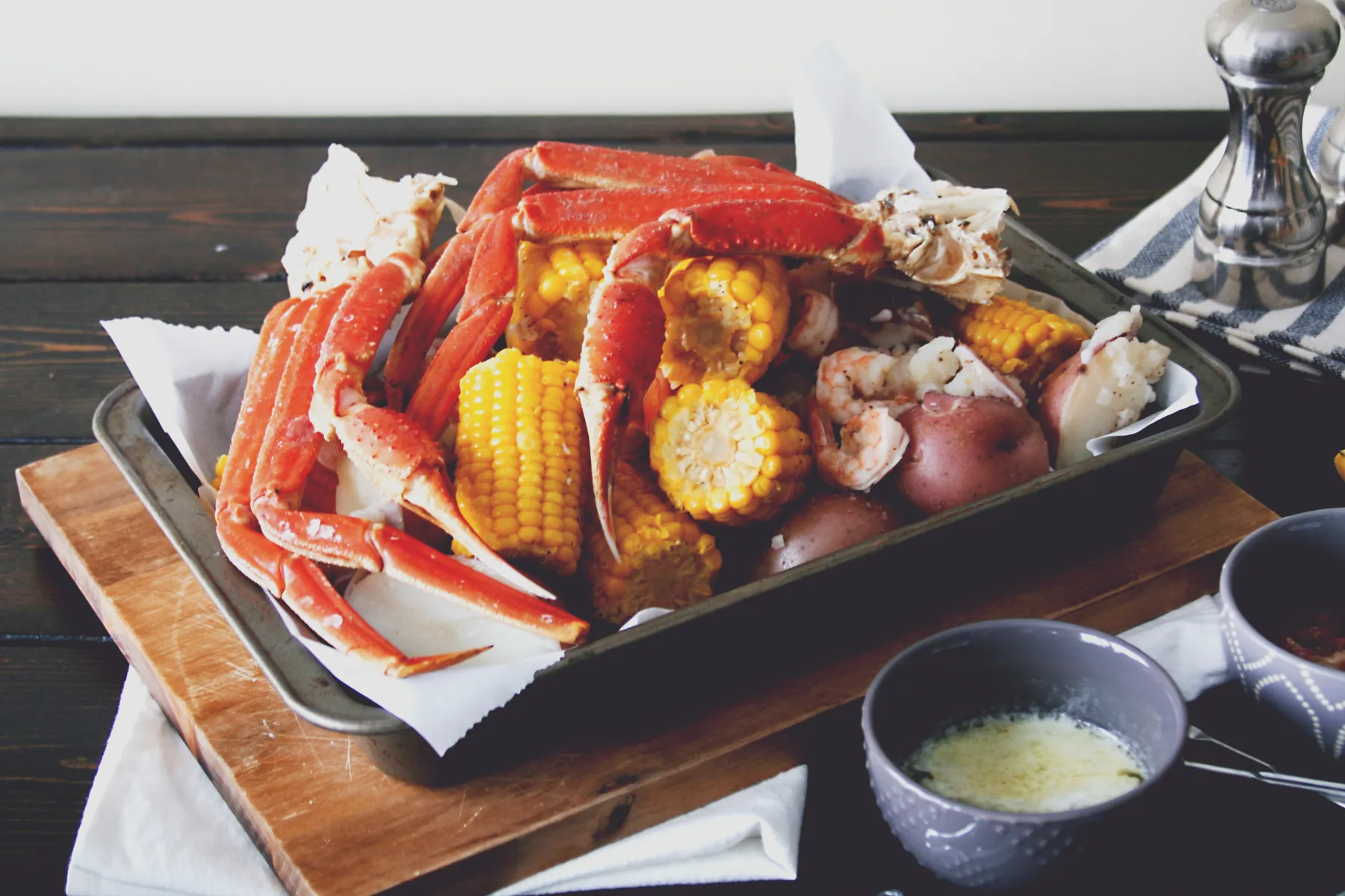 1/2 lb Shrimp (Head Off) & Snow Crab Leg w/ 2 Corn, 2 Potato & Noodles